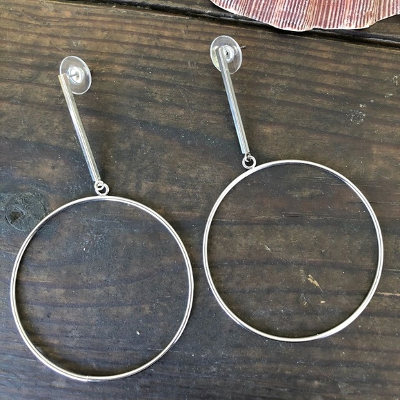 Alquimia Jewelry - 18K WHITE GOLD HOOP DAINTY STATEMENT EARRINGS